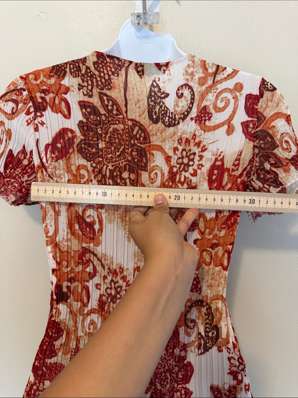 East 5th Rust and White Floral Ruffle Short Sleeve Blouse - Picture 4 of 4